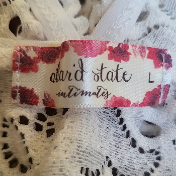 Altar'd State Lace Bralette. Size L - Picture 3 of 9